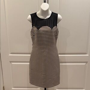 Michael Kors Elegant Black and Cream Sleeveless Dress